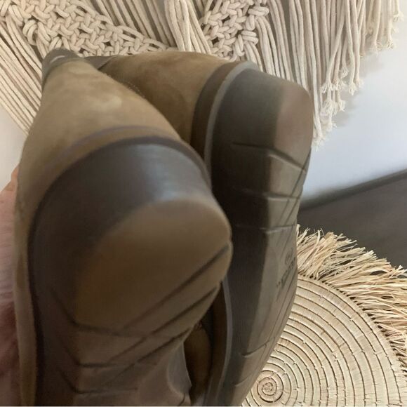 DANSKO Joy Suede Nubuck Walnut Chukka Boot Lace Up Wedge Bootie EU 38 Brown - Picture 13 of 16